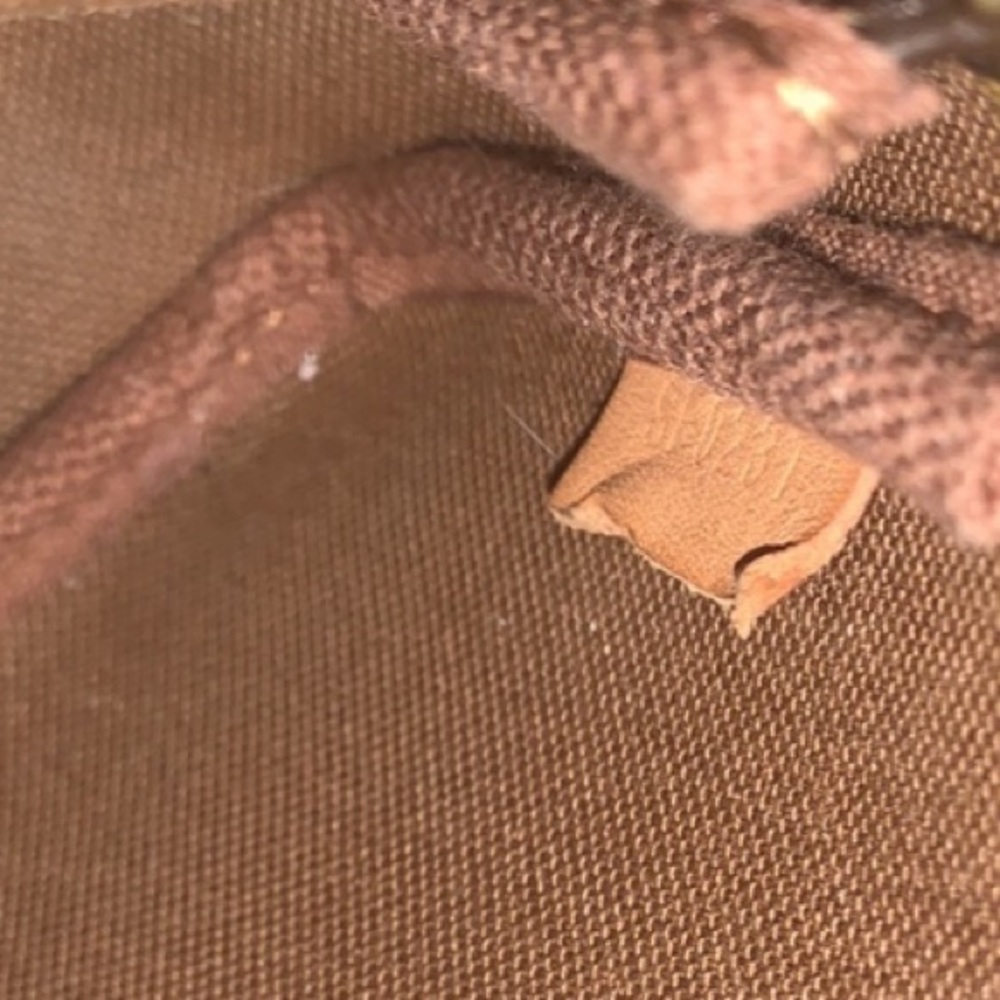 Louis Vuitton Mini Pochette - Picture 7 of 8